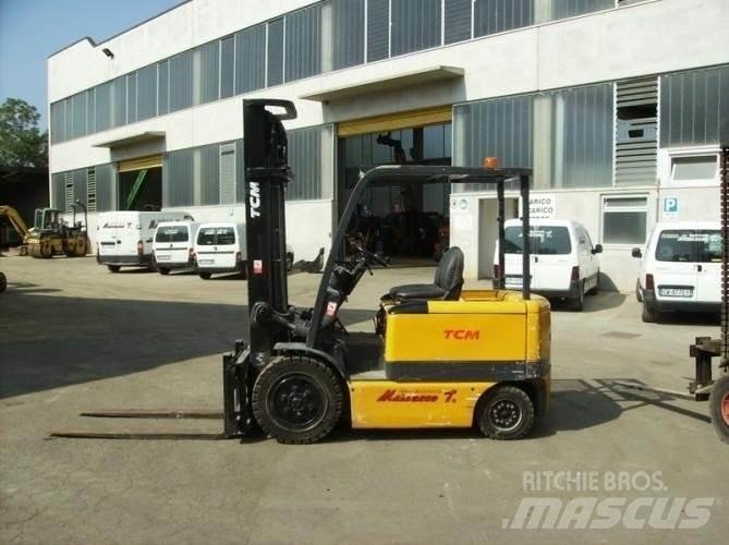 TCM VM400 FB30 Električni viličari