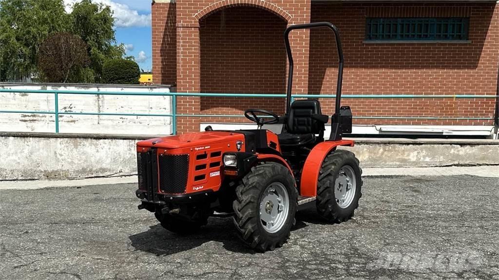  Tigretrac 3800 4x4 Sniježne daske i  plugovi