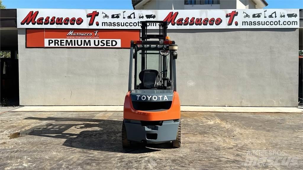 Toyota 02-8FDF30 Dizelski viličari