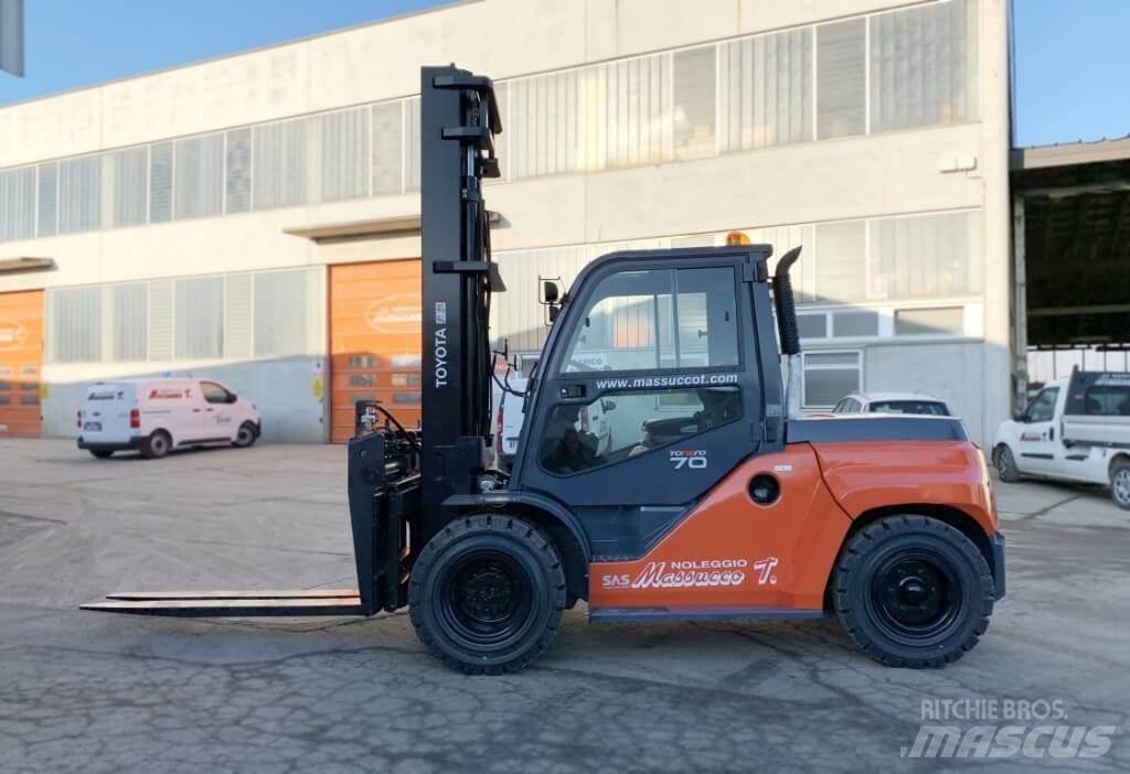 Toyota 40-8FD70N Dizelski viličari