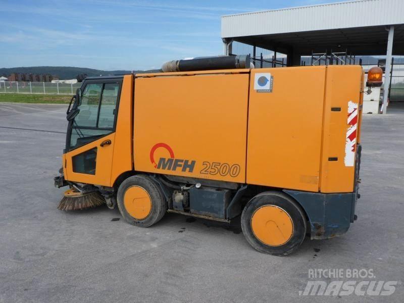 Aebi MFH 2500 Kamioni za čišćenje ulica