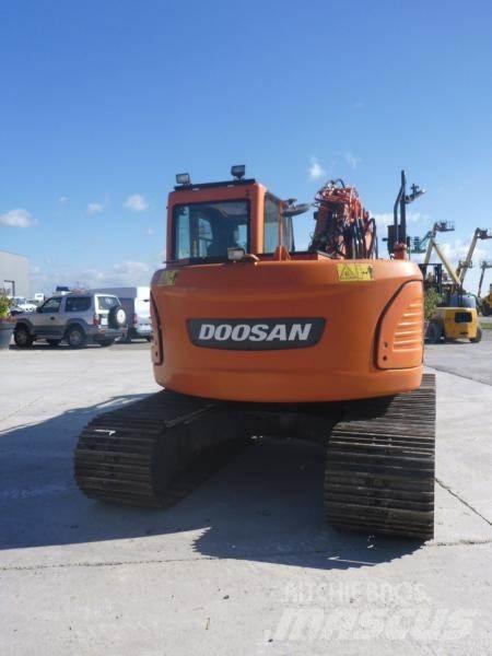 Doosan DX140LC Bageri gusjeničari