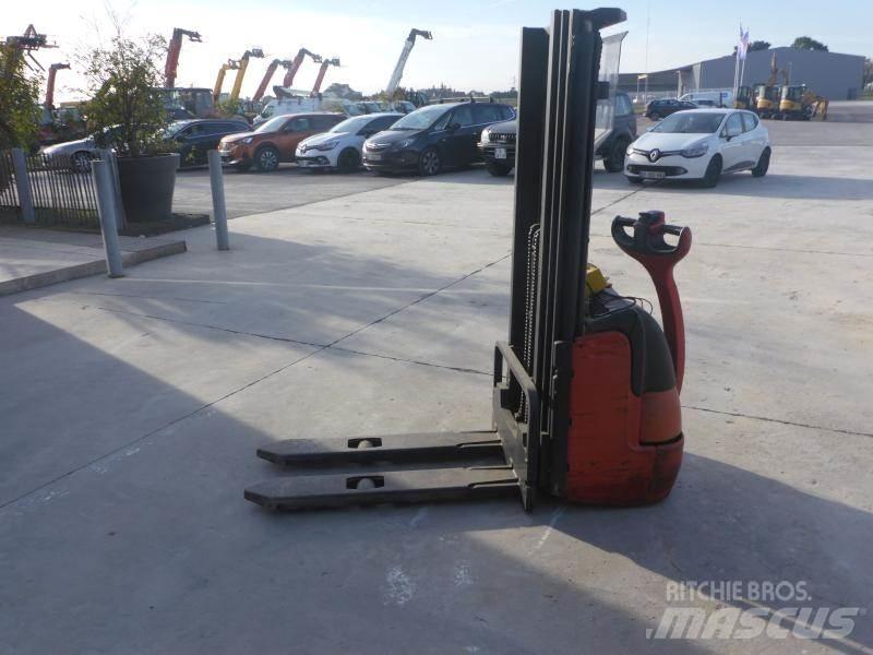 Fenwick L10 Ručni električni viličar