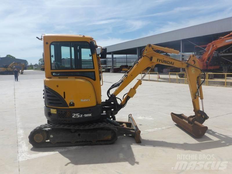 Hyundai R25Z-9A Mini bageri <7t