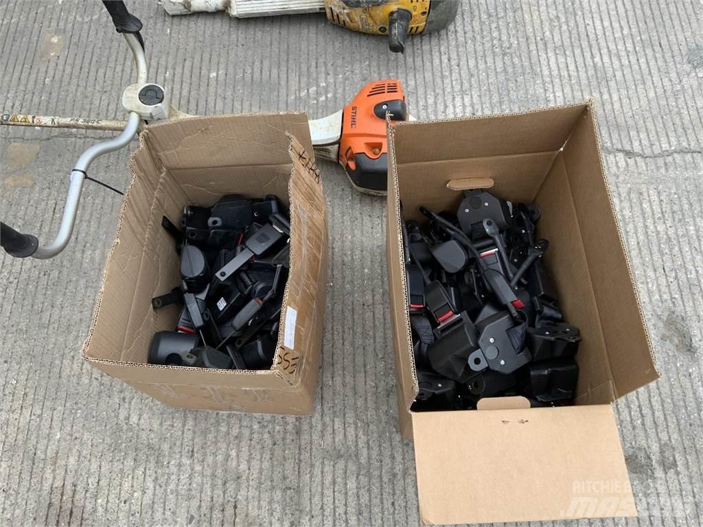  2 Boxes Of Seat Belts Poljoprivreda – ostalo