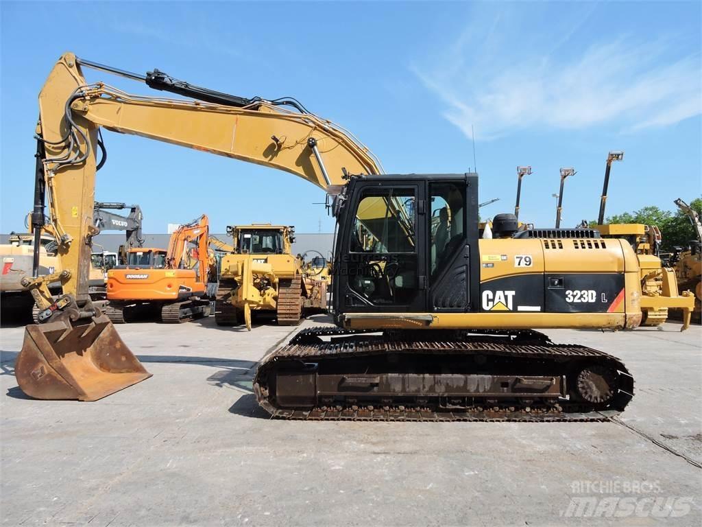 CAT 323D Bageri gusjeničari