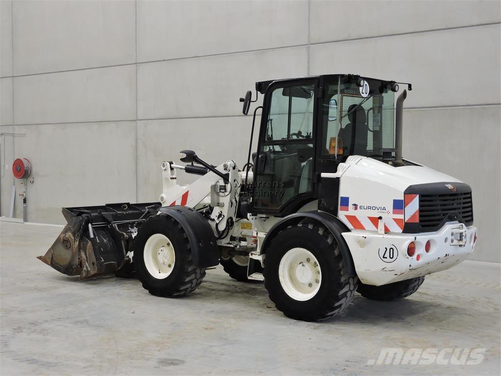 CAT 908M + FORK Utovarivači na kotačima