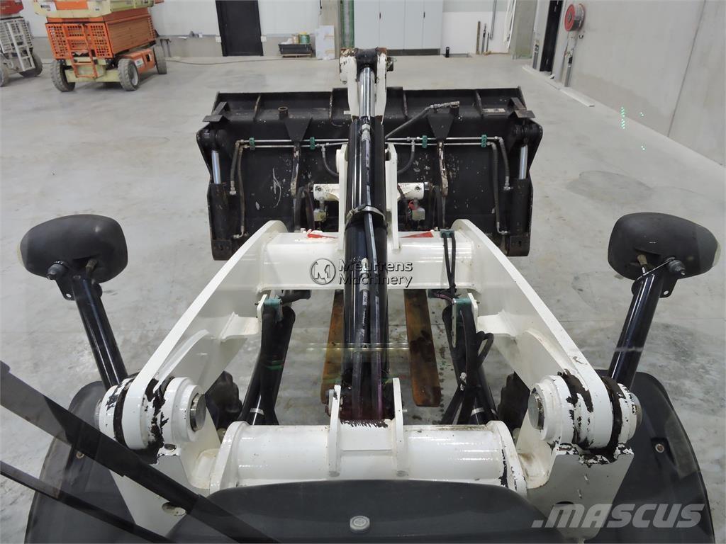 CAT 908M + FORK Utovarivači na kotačima