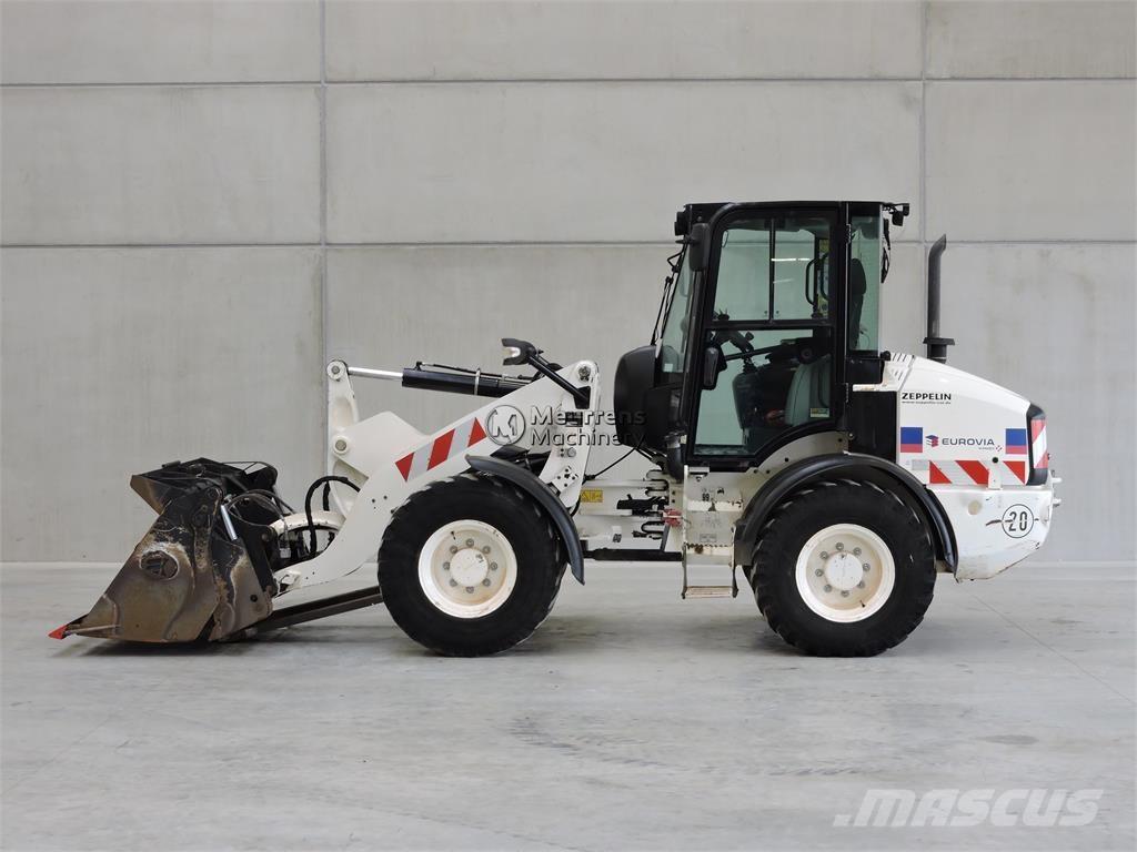 CAT 908M + FORK Utovarivači na kotačima