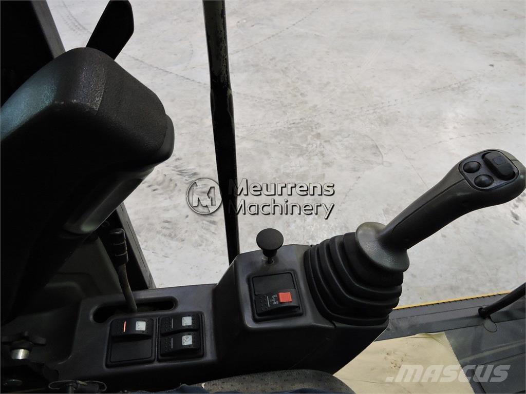 CAT M316D Bageri na kotačima
