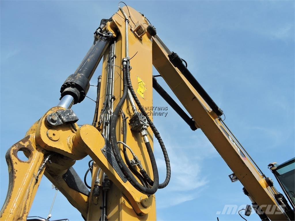 CAT MH3024 Bageri za manipuliranje materijalom / otpadom