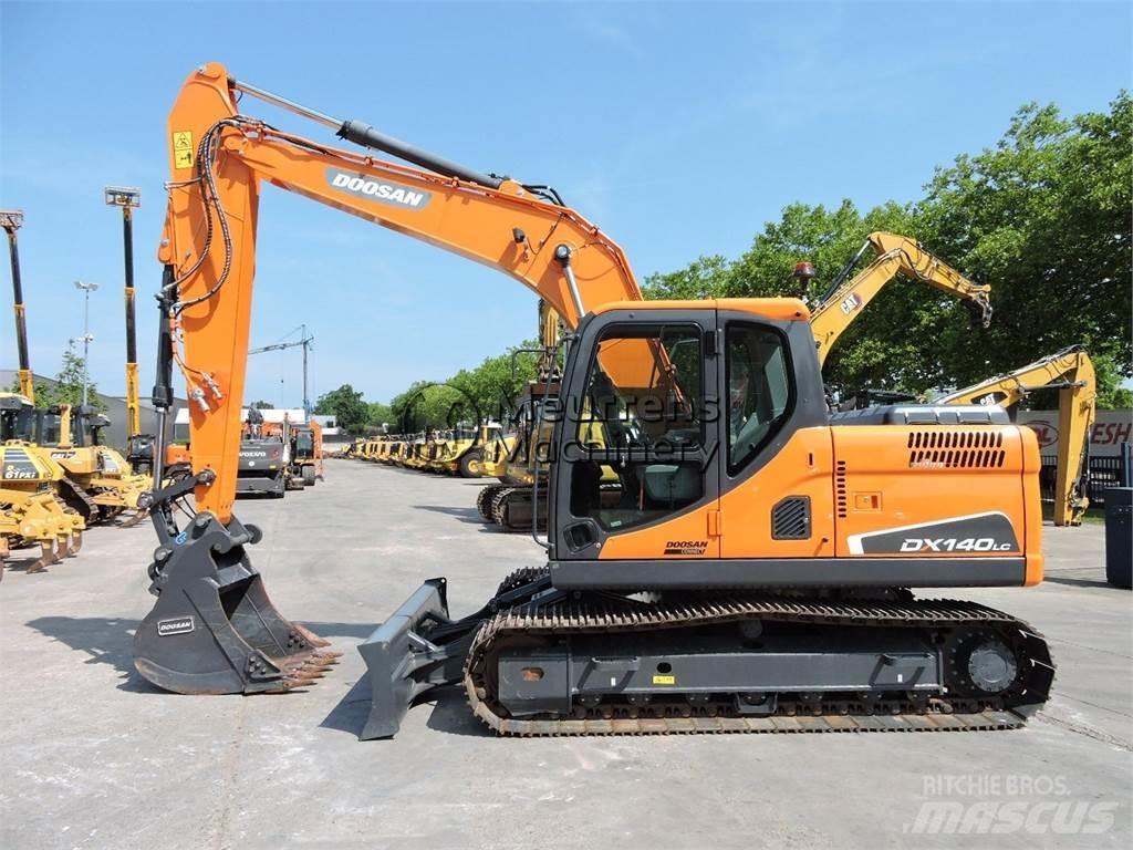 Doosan DX140LC Bageri gusjeničari
