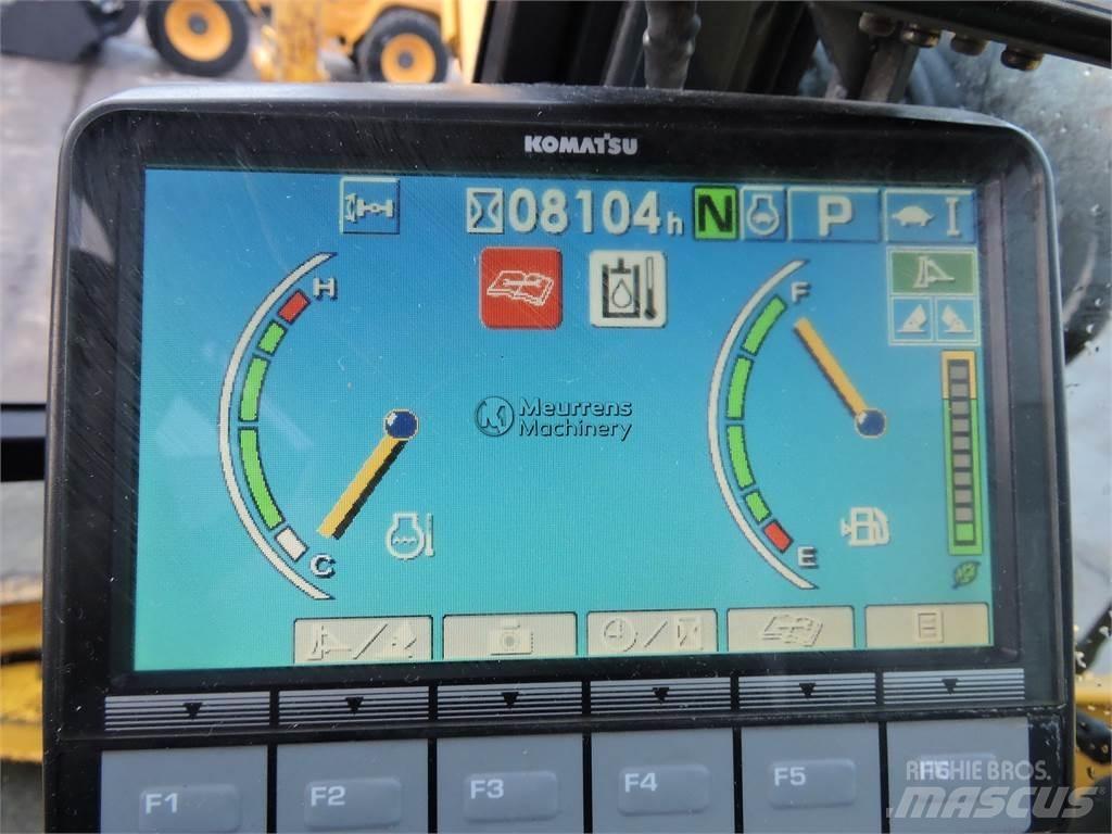 Komatsu PW98 Bageri na kotačima