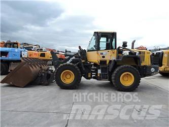 Komatsu WA320 Utovarivači na kotačima