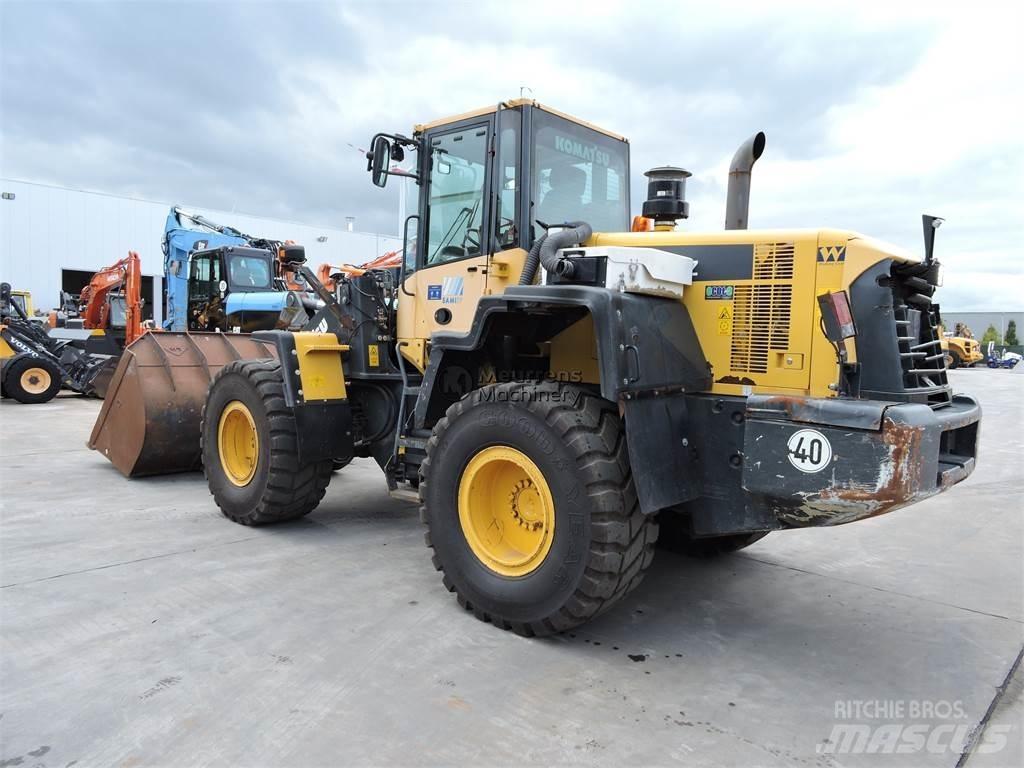 Komatsu WA320 Utovarivači na kotačima
