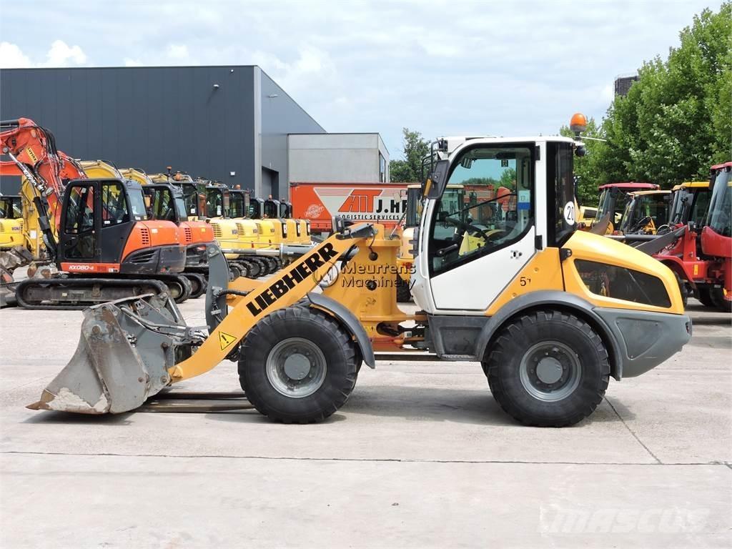 Liebherr L508 + FORK Utovarivači na kotačima