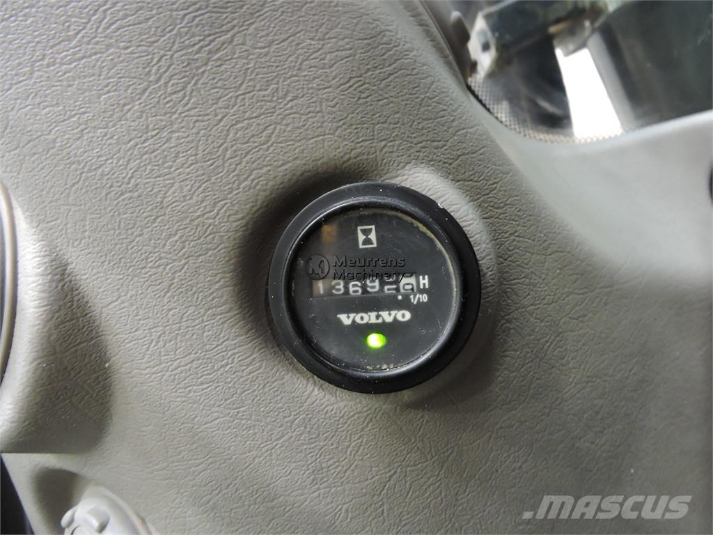 Volvo EW140C Bageri na kotačima