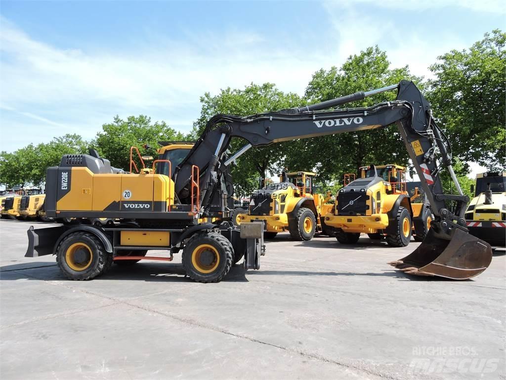 Volvo EW220E GERMAN Bageri na kotačima