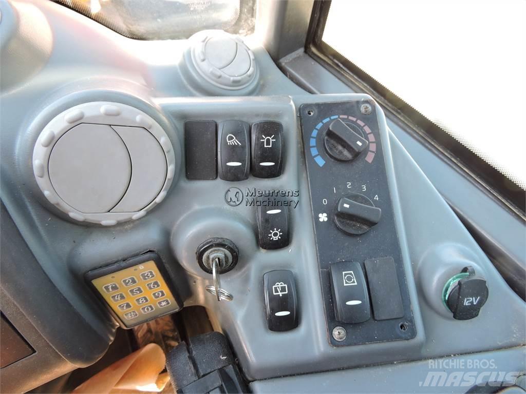 Volvo L25F + FORK Utovarivači na kotačima