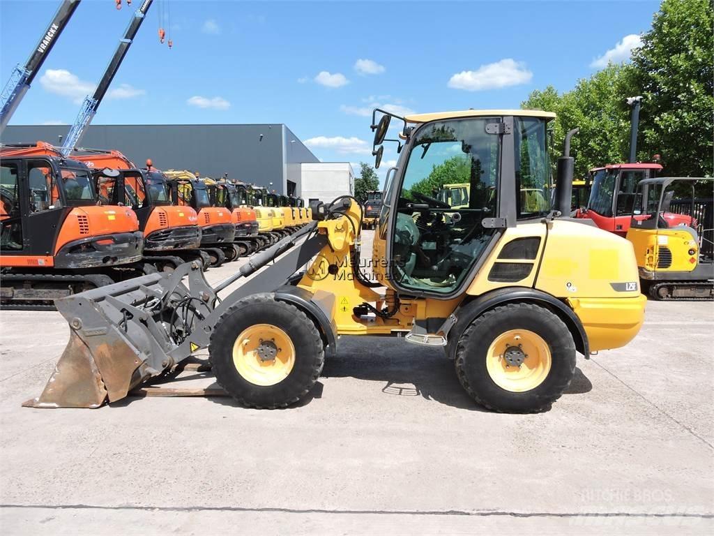 Volvo L25F + FORK Utovarivači na kotačima
