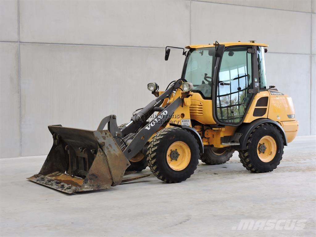 Volvo L25F + FORK Utovarivači na kotačima