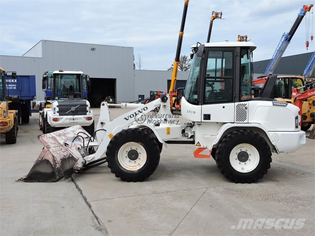 Volvo L30G + FORK Utovarivači na kotačima