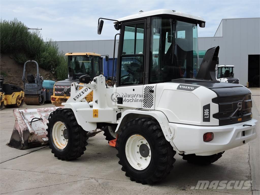 Volvo L30G + FORK Utovarivači na kotačima