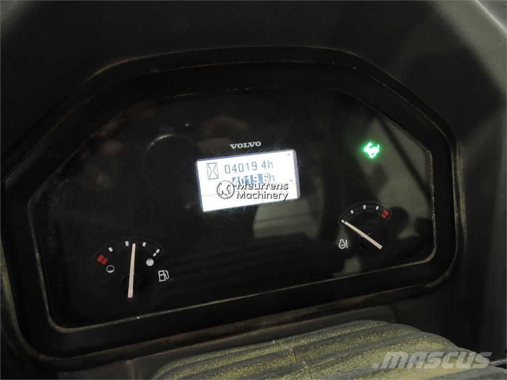 Volvo L30G + FORK Utovarivači na kotačima