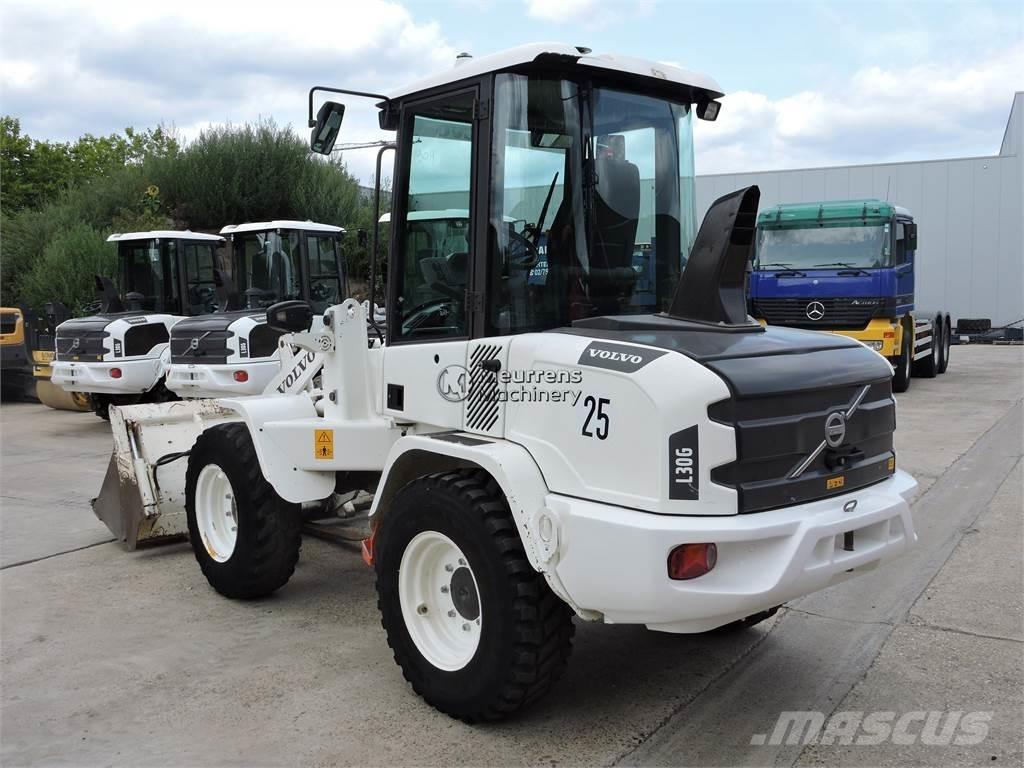 Volvo L30G + FORK Utovarivači na kotačima