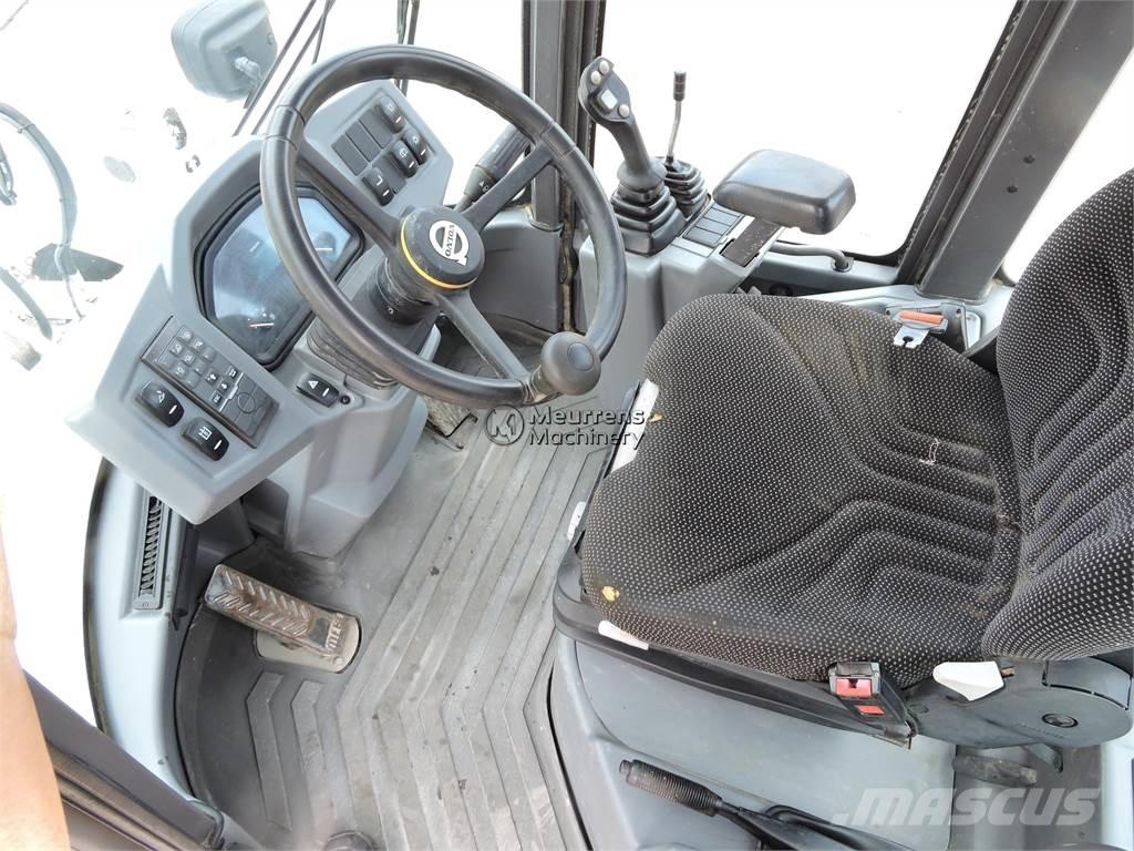 Volvo L30G + FORK Utovarivači na kotačima