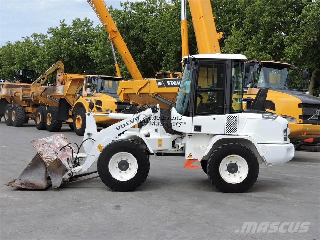 Volvo L30G + FORK Utovarivači na kotačima