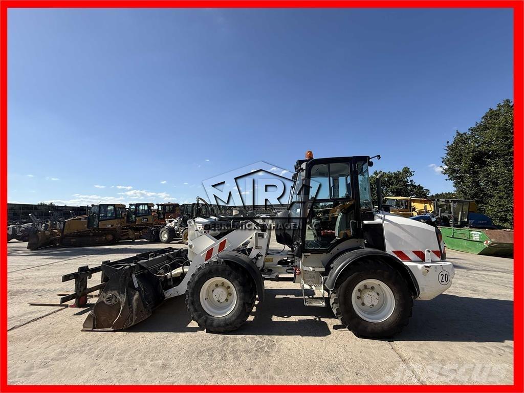CAT 908M Utovarivači na kotačima