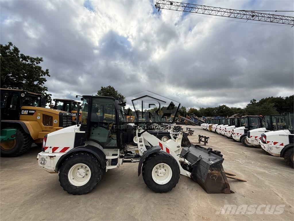CAT 908M Utovarivači na kotačima