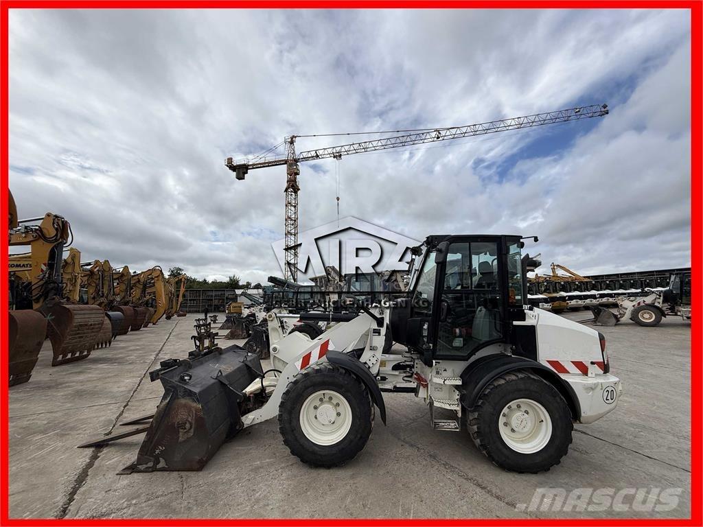 CAT 908M Utovarivači na kotačima