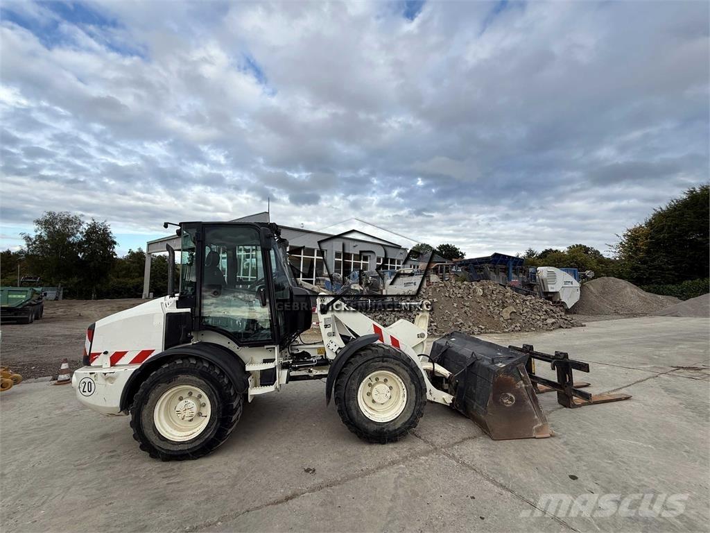 CAT 908M Utovarivači na kotačima
