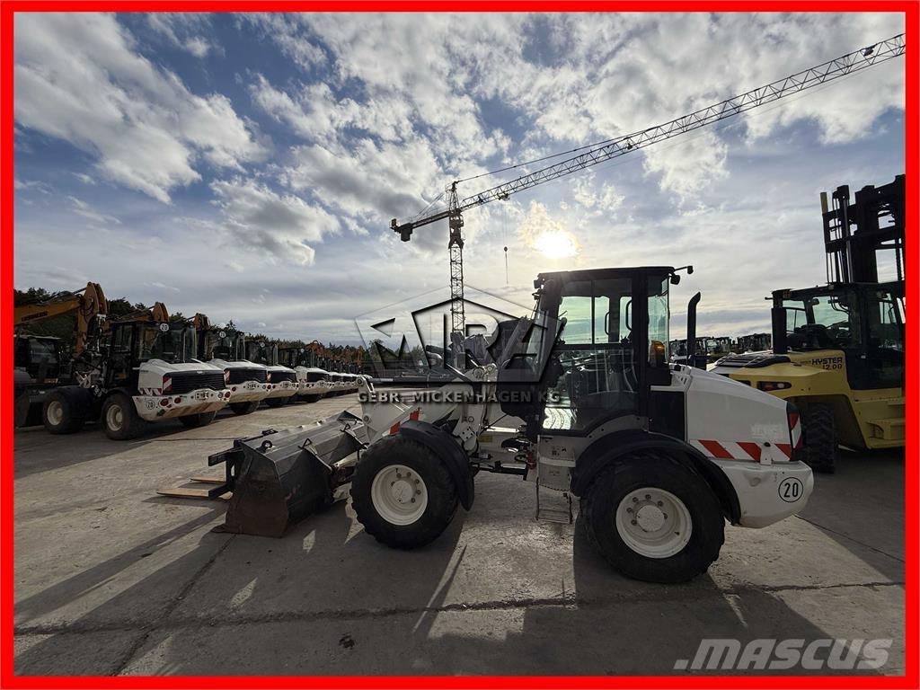 CAT 908M Utovarivači na kotačima