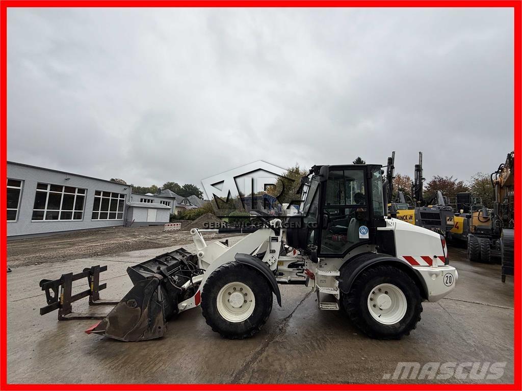 CAT 908M Utovarivači na kotačima