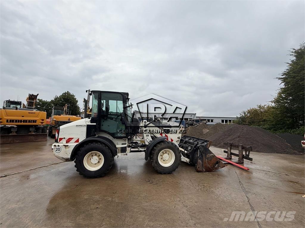 CAT 908M Utovarivači na kotačima