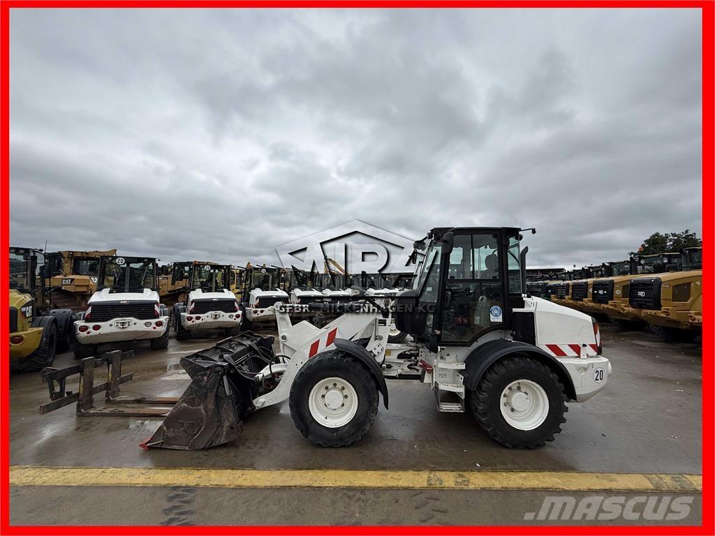 CAT 908M Utovarivači na kotačima