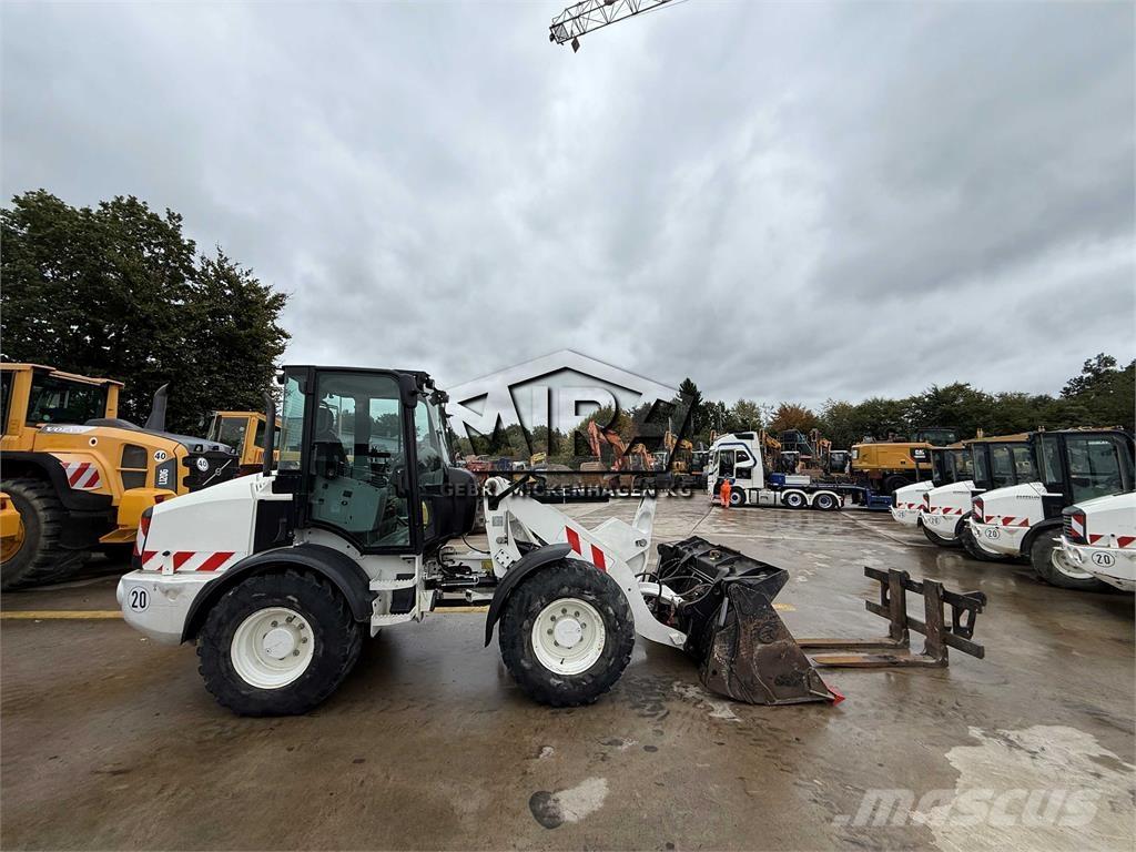 CAT 908M Utovarivači na kotačima