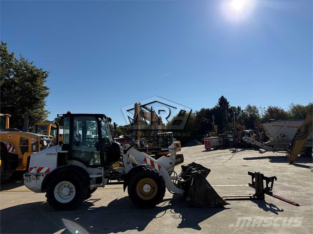 CAT 908M Utovarivači na kotačima