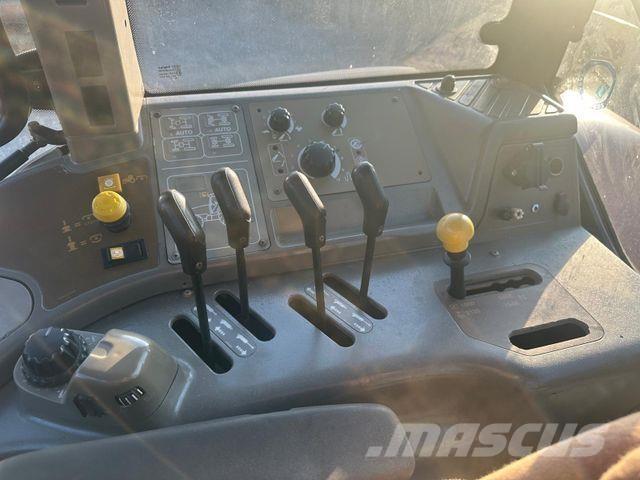 CASE MXM 140 4WD Traktori