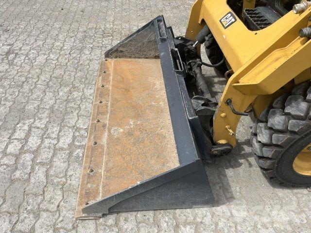CAT 242D Građevinarstvo – ostalo