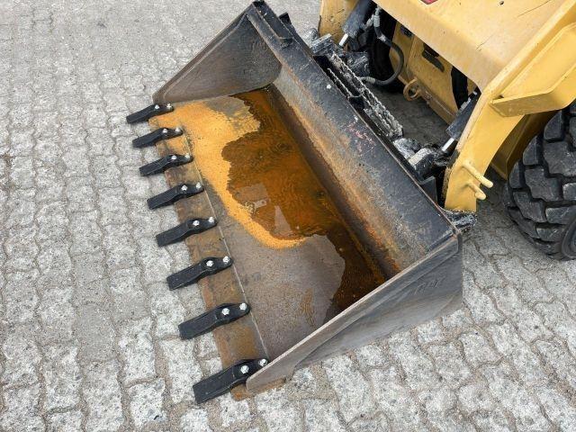 CAT 242D3 Građevinarstvo – ostalo