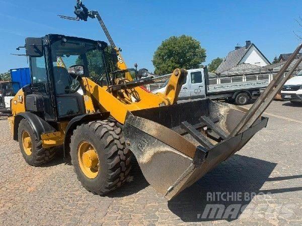CAT 906 Utovarivači na kotačima