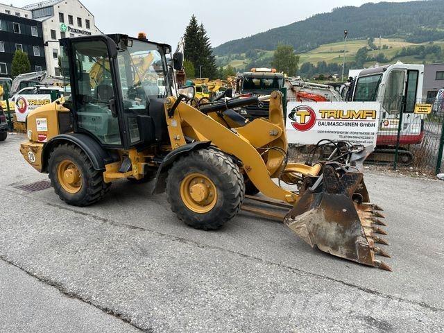 CAT 906H Bageri na kotačima