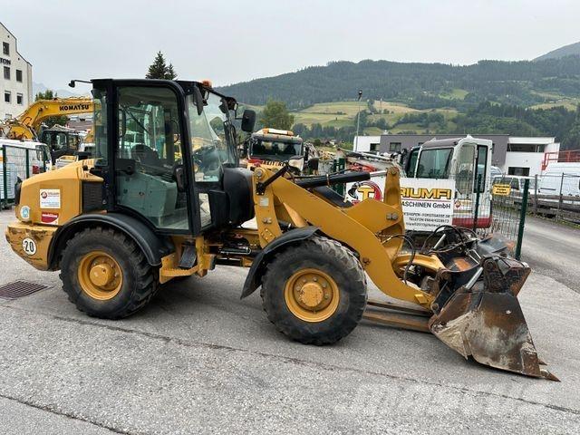 CAT 906H Bageri na kotačima