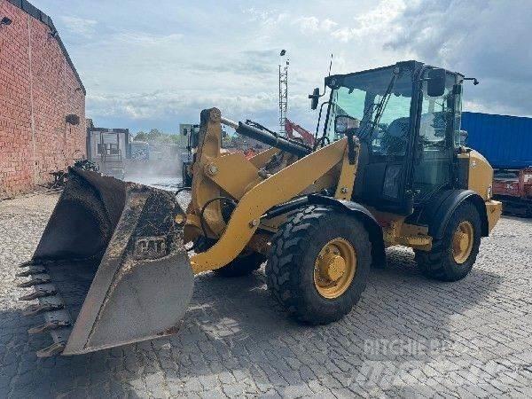 CAT 906M Utovarivači na kotačima