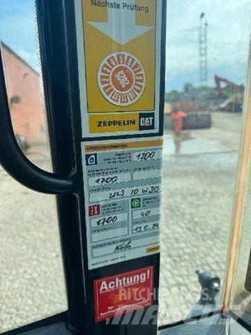 CAT 906M Utovarivači na kotačima