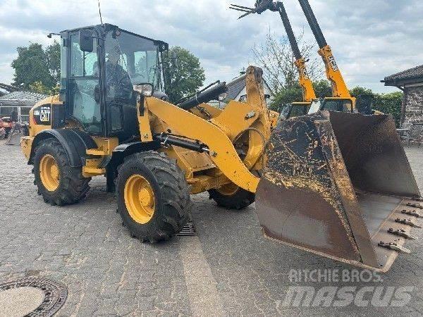 CAT 908 Utovarivači na kotačima